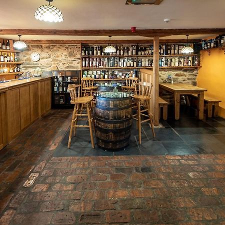 Whitbeck The Wayside And Whisky Barn酒店 外观 照片